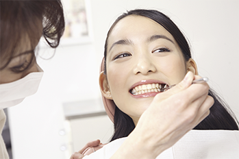 えぐさ歯科クリニックでは定期的にお口の中を検査します。
虫歯・歯周病のチェックを行い前回と比較します。　